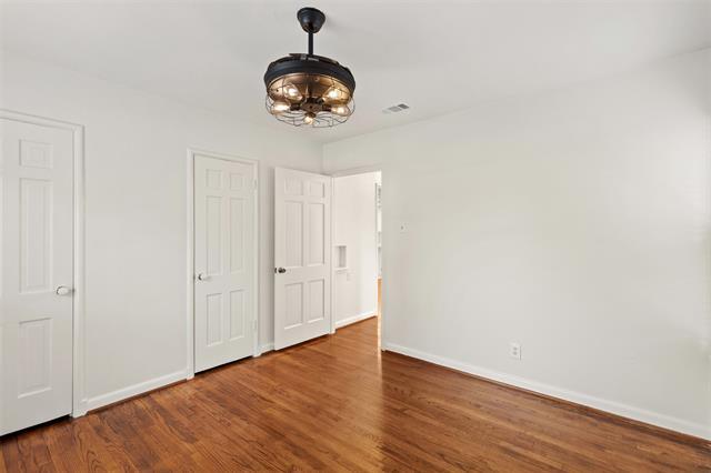 Building Photo - 8732 Glencrest Ln