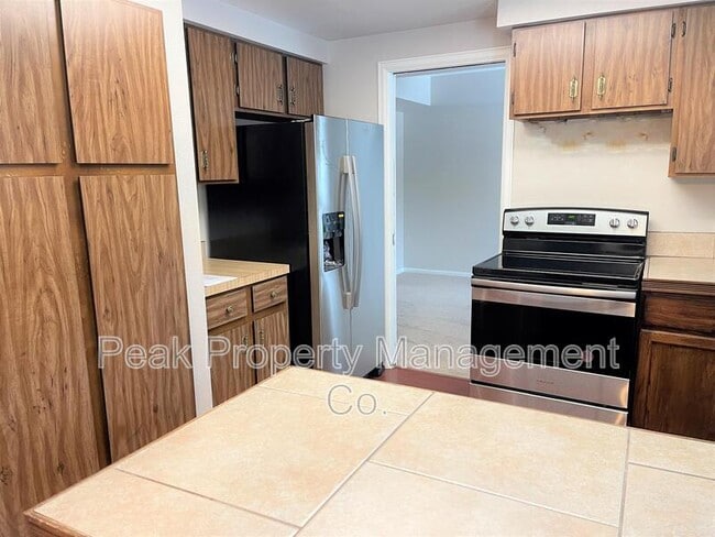 Building Photo - 3201 Wedgewood Ct