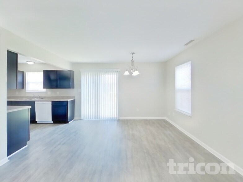 Building Photo - 2887 Beethoven Ave