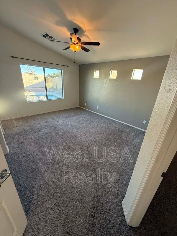 Building Photo - 730 E Press Rd