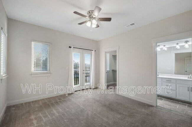 Building Photo - 123 Berry St