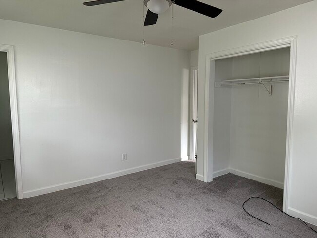 Building Photo - 5125 Bigelow Dr