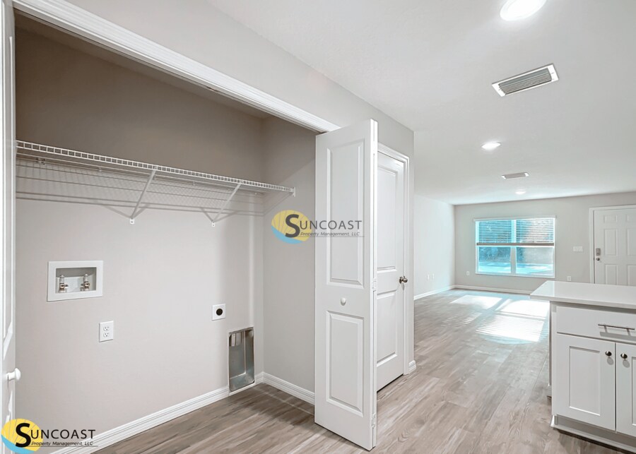 Building Photo - 9011 N Travis Dr
