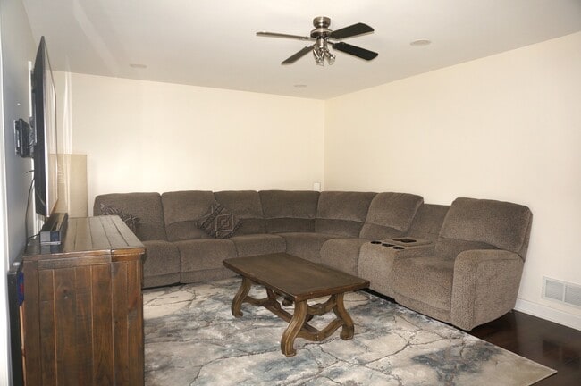 Building Photo - 1851 Longboat Dr