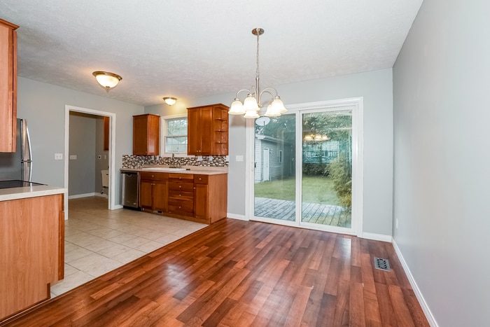 Building Photo - 123 Plymouth Rd