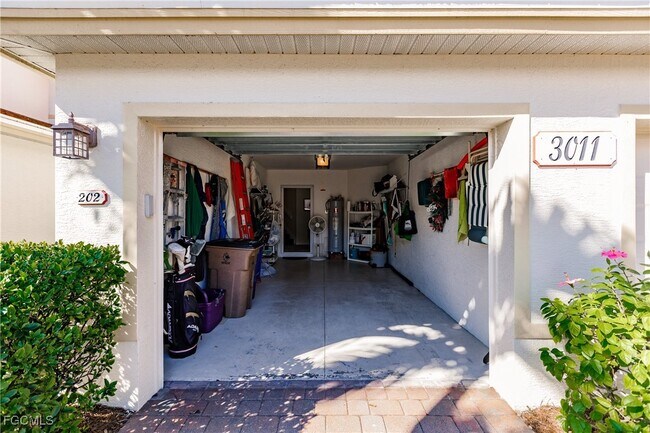 Building Photo - 3011 Meandering Way