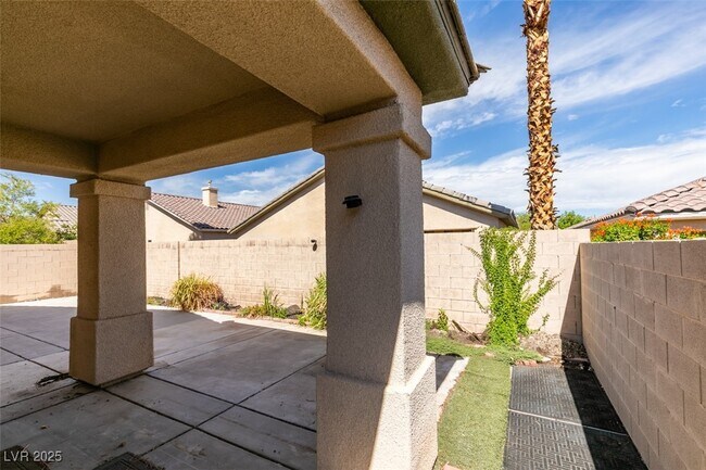 Building Photo - 7000 Point Cabrillo Ct