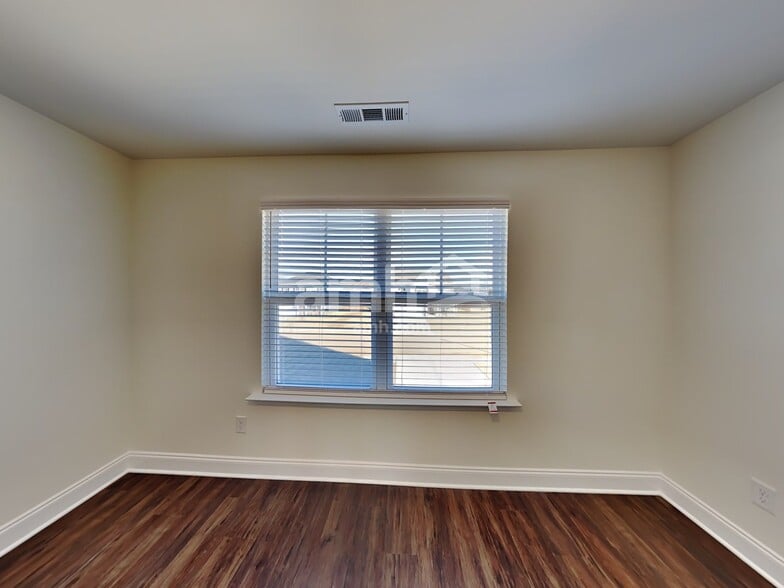 Building Photo - 5305 Virtue Ave