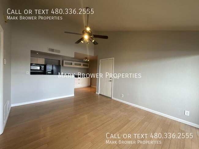 Building Photo - 623 W Guadalupe Rd