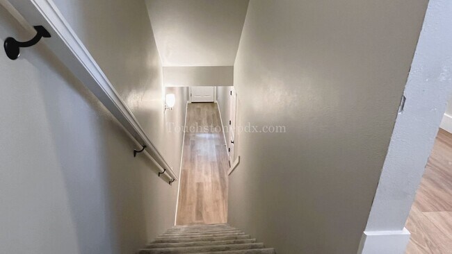 Building Photo - Modern 3-Bedroom Home!