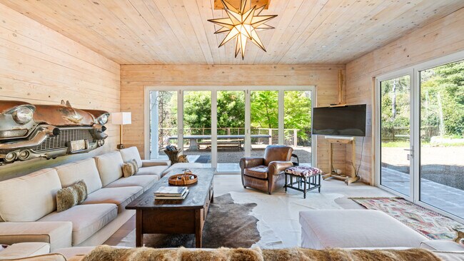 Building Photo - 822 Adobe Canyon Rd