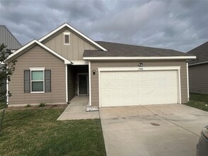Building Photo - 13000 Titanium St
