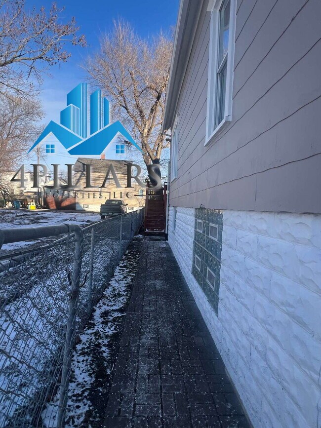 Building Photo - 5647 Sohl Ave