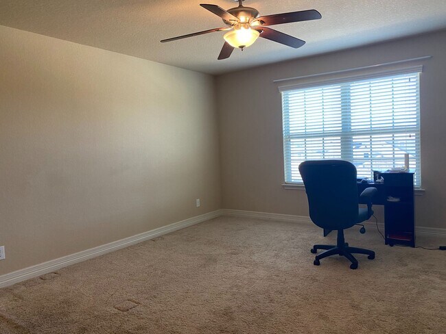 Building Photo - 3101 Christians Tee