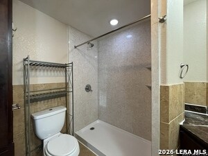 Building Photo - 2331 W Magnolia Ave