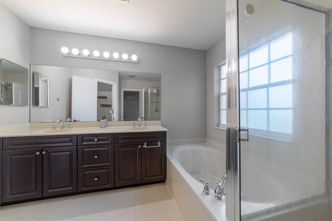 Building Photo - 4109 Macarthur Palm Trail