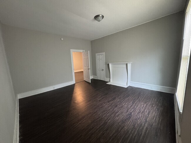 Building Photo - 331 McLin St