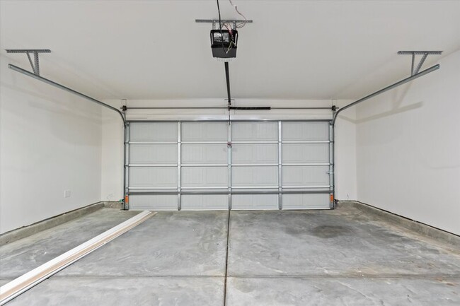 Building Photo - 9948 Sequoyah Cove Dr