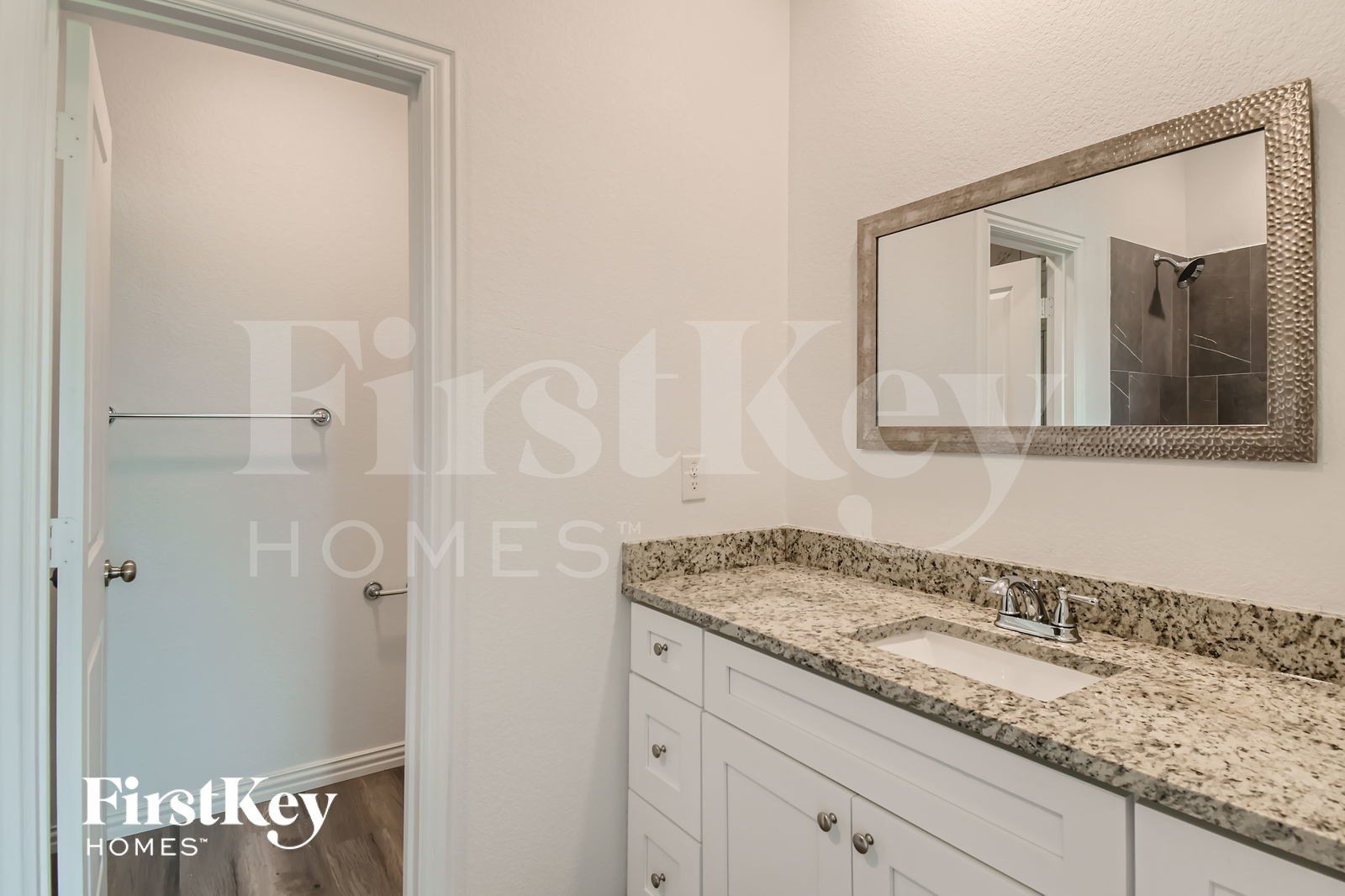 Building Photo - 7360 Parkside Pl Dr