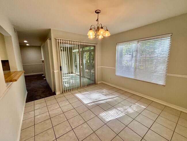 Building Photo - 57 Doranne Ct