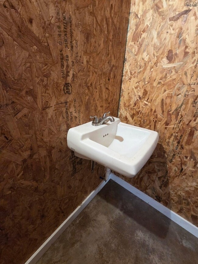 Building Photo - 2204 Princeton Ave