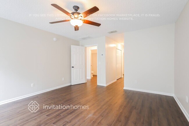 Building Photo - 203 Greenfield Dr