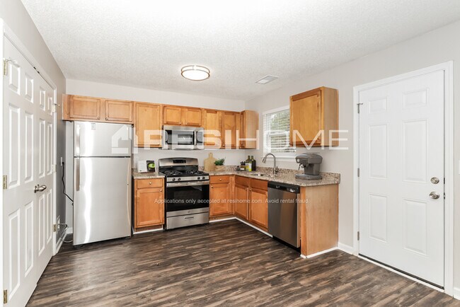Building Photo - 5380 Sand Bar Ln
