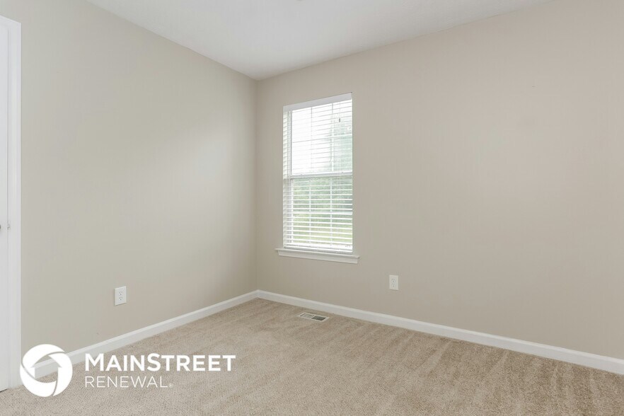 Building Photo - 101 King Alfred Ct