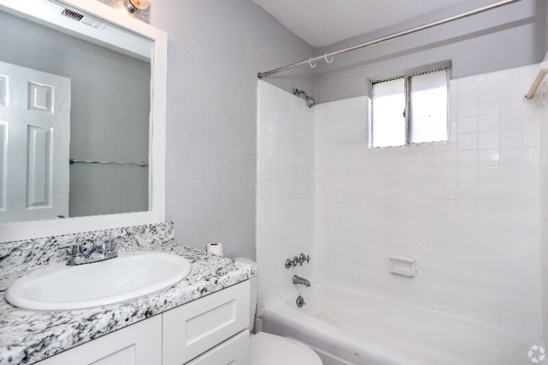 Building Photo - 100 Lockwood Ct