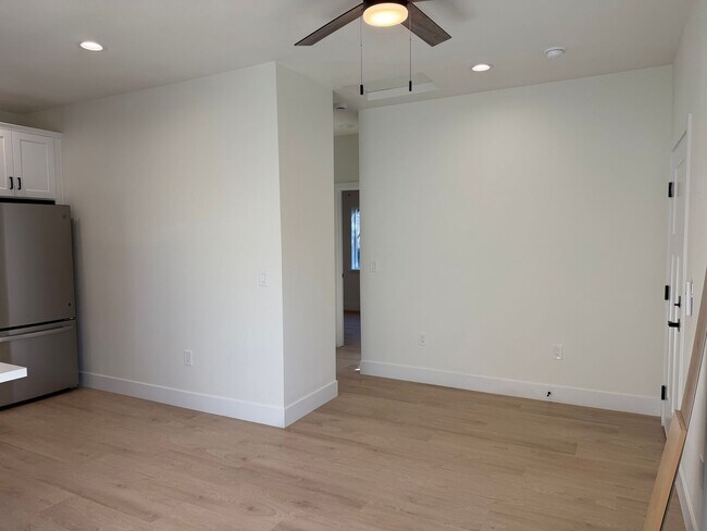 Building Photo - New 600 Sqft. 2 Bedroom 1 Bath Condo in Downtown Sacramento