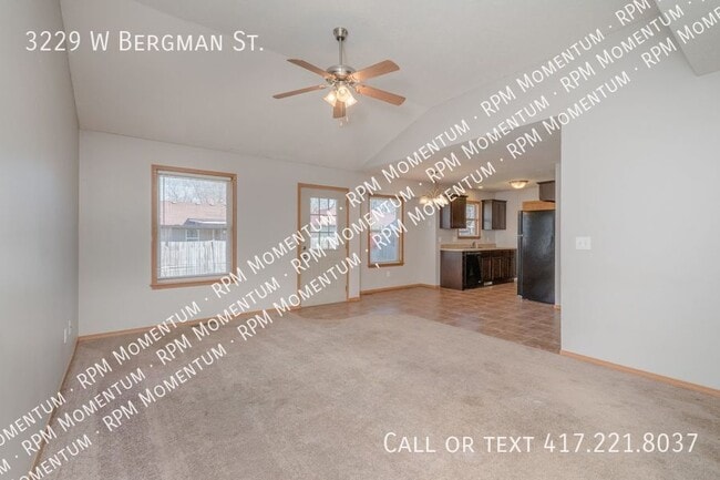 Building Photo - 3229 W Bergman St