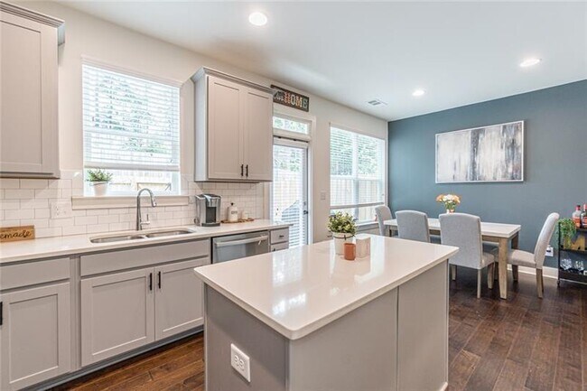 Building Photo - 5392 Brooklands Dr