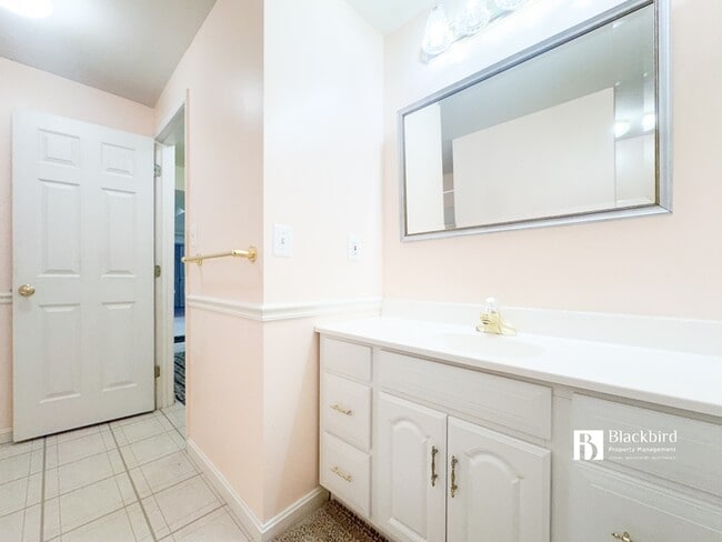 Building Photo - 1706 Poling Ave