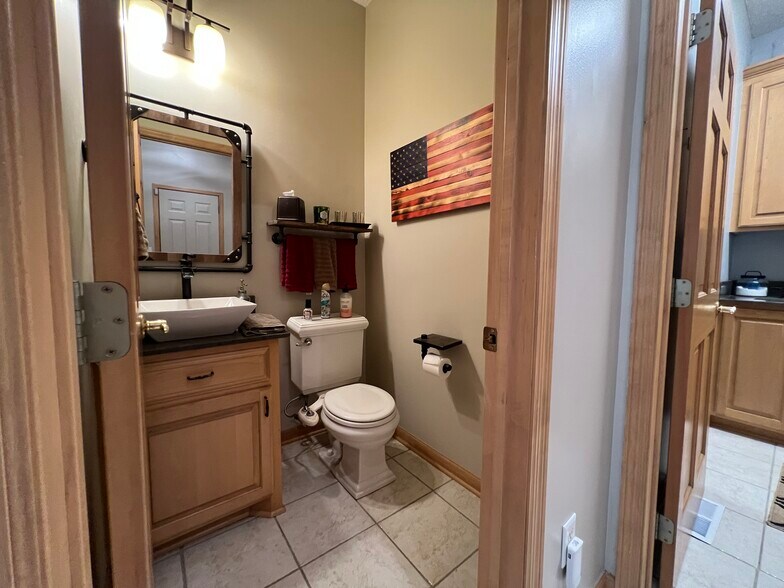 Building Photo - 13904 Shoreside Ct