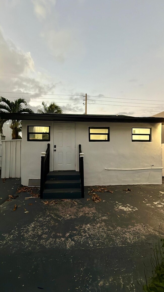 Building Photo - 712 Nottingham Blvd