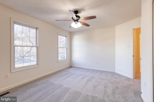 Building Photo - 5 Weyanoke Ct