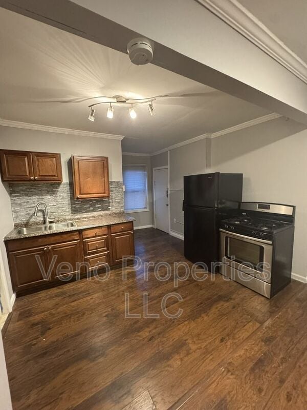 Building Photo - 1 Cataract St