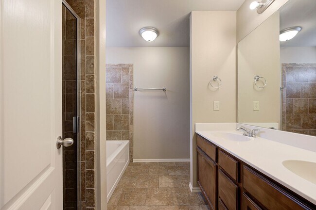 Building Photo - ** $500 Off Move-in Special ** Gorgeous 4 ...