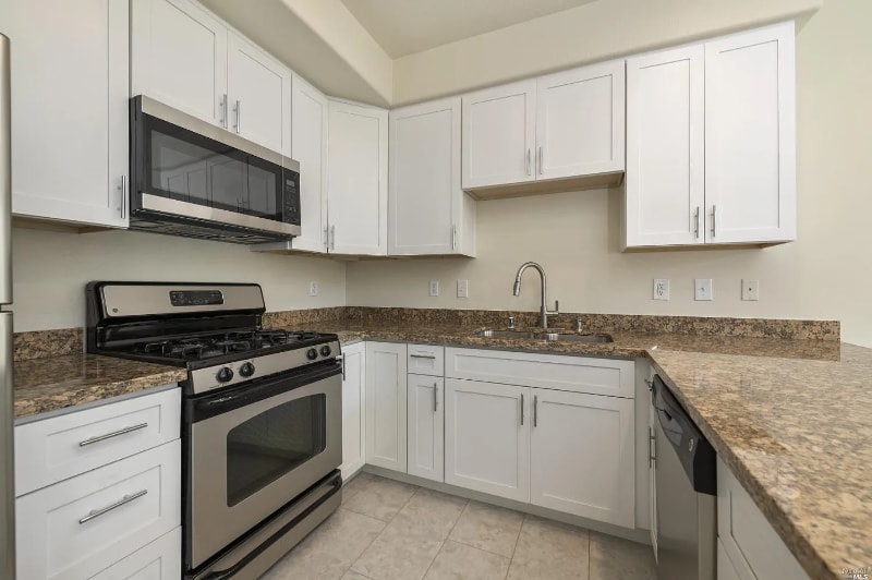 Building Photo - 950 Campoy St