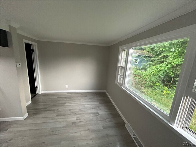 Building Photo - 273 N Collingwood Ave