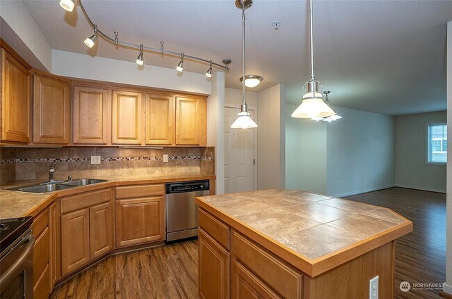 Building Photo - 13405 97th Ave E