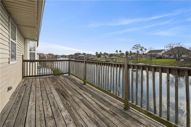 Building Photo - 4800 Pontchartrain Dr