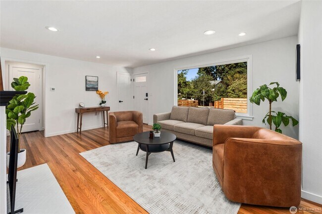 Building Photo - 2bd/1.75ba Seattle Condo