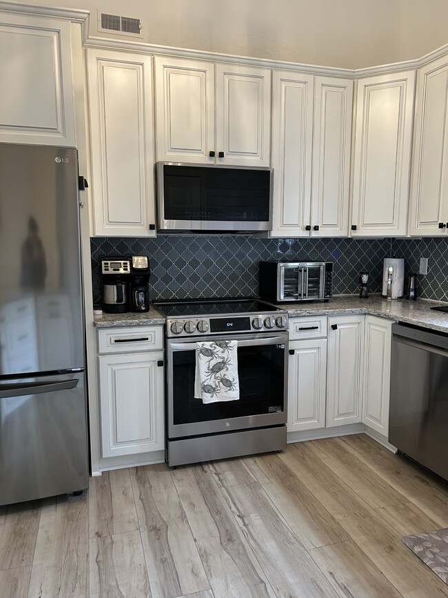 Building Photo - 131 Square Rigger Way