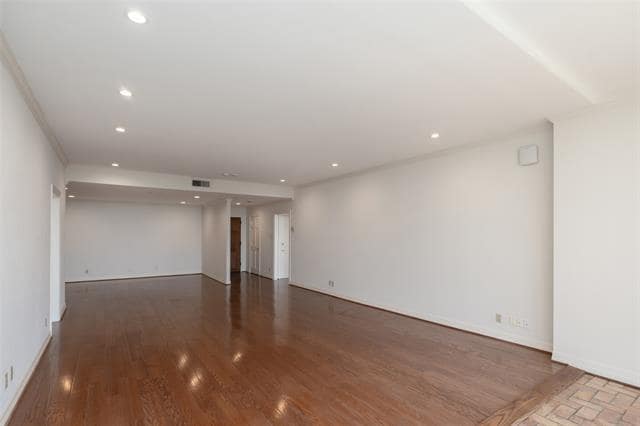 Building Photo - 6335 W Northwest Hwy