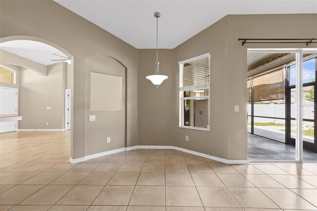 Building Photo - 13655 Artesa Bell Dr