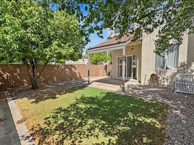 Building Photo - 6501 San Antonio Dr NE