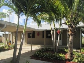 Building Photo - 498 W Drew St