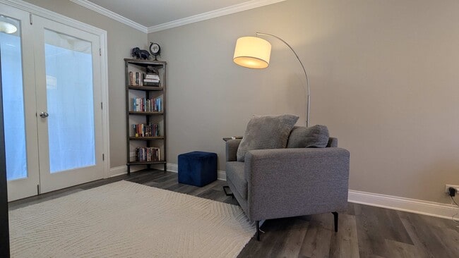 Building Photo - 717 Geneva Ave