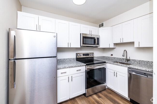 1BR, 1BA - 510SF - Kitchen - Bon-Aire
